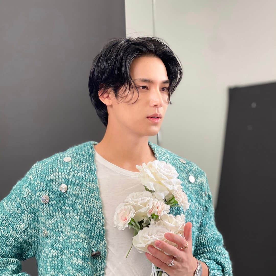 ミンギュのインスタグラム：「🤍」