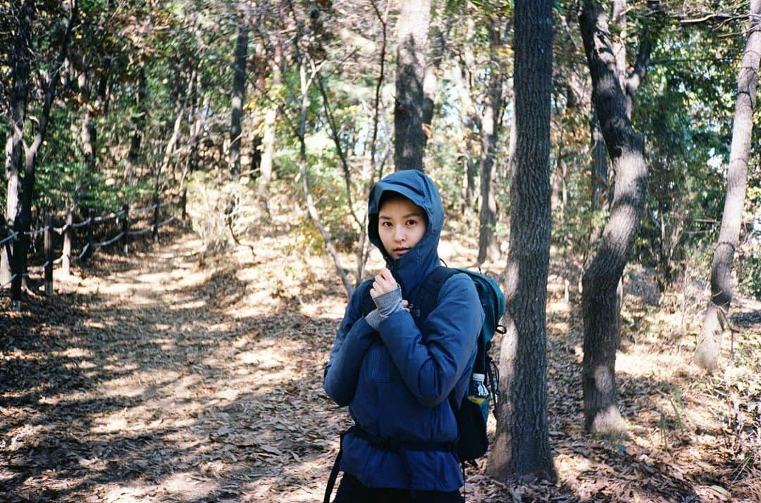 キム・ユネのインスタグラム：「🍂🪵🌰🍁」