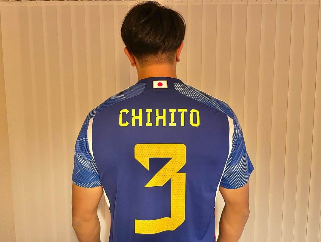 松井千士さんのインスタグラム写真 - (松井千士Instagram)「スペイン戦楽しみや！！ サッカー日本代表頑張れ〜🇯🇵  #ImpossiblesNothing #日本を歓喜で染めろ  @adidastokyo」12月1日 21時34分 - chihito1114