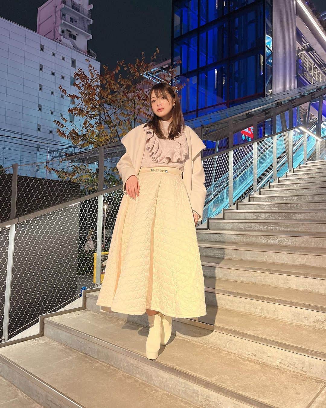 藤田いろはのインスタグラム：「12月もよろしくお願いします🐰❤︎ ⁡ このスカート褒められること多くて嬉しい🫶 ⁡ ⁡ ⁡ ⁡」