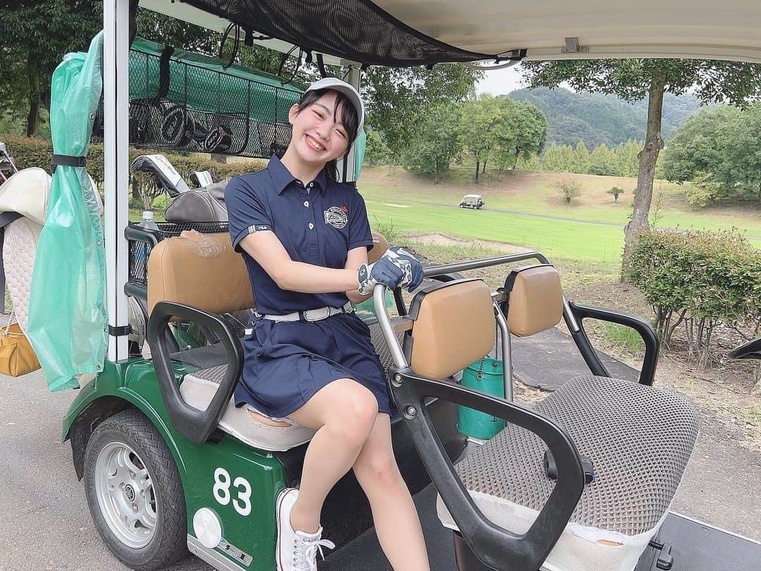 小川千尋さんのインスタグラム写真 - (小川千尋Instagram)「高校時代からのマブと行った夏ゴルフ◎  #ゴルフ#ゴルフ女子 #ゴルフウェア #ゴルフコーデ #ゴルフ好き #golf」12月1日 21時50分 - oga_chi84