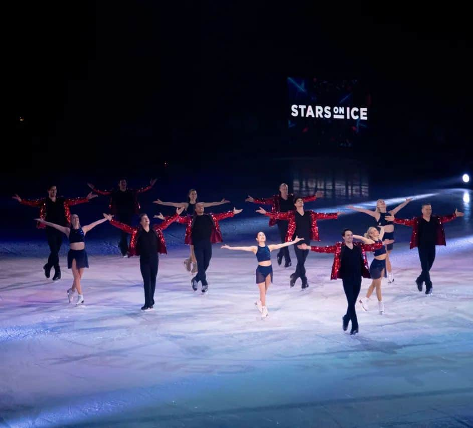 マイケル・マリナロさんのインスタグラム写真 - (マイケル・マリナロInstagram)「Cant wait to kick off @starsonice tonight! Always a pleasure sharing the ice with your role models and idols.」12月1日 22時55分 - marinarosauce1