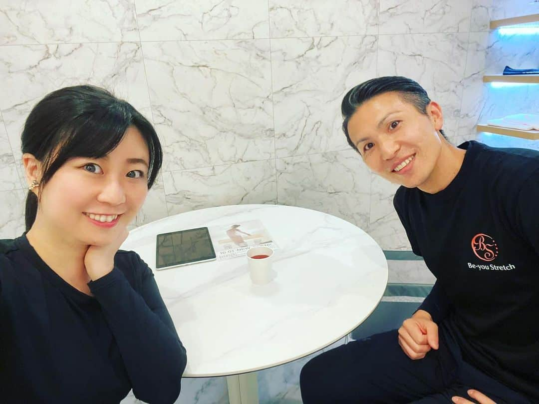 金谷有希子さんのインスタグラム写真 - (金谷有希子Instagram)「.  .【店長はイケメンさんです✨笑】 . スタッフは元ホテルで働くベテラン施術者達✨ . 店長は、高身長のイケメンさんで、男女共に信頼が厚い方です。ご期待下さい。 . . 今なら初回体験も実施中です。 . 是非この機会にいらしていただき、今年一年の疲れを取って来年に備えて下さいね💖 . . —————————————- . . 誕生日お祝いのご連絡も沢山ありがとうございます🥳 . . 開店で慌ただしい日が続いておりますが、皆様の健康の為にも少しでもお役に立てれば、スタッフ一同幸いです‼️ . . 引き続き、何卒よろしくお願い致します。 . . #beyouストレッチ #beyoustretch #ビヨウストレッチ #ストレッチ専門店 #恵比寿 #Jアナーズ ＃アナウンサーが通うストレッチ店」12月1日 23時57分 - kanatani_yukiko