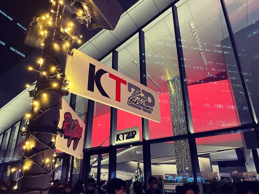 竹村仁志のインスタグラム：「乃木坂46アンダーライブ 初日参戦‼︎ アンダラ初めてだったけど、こんなに良いとは… 1人1人の表情、歌、ダンス、トークをしっかり見られてスピード感のある内容だけどしっかりとしたパフォーマンスを見られる。 セトリも良かった ライブ最高！ 最後まで無事に駆け抜けられますように！ #乃木坂46  #アンダーライブ」