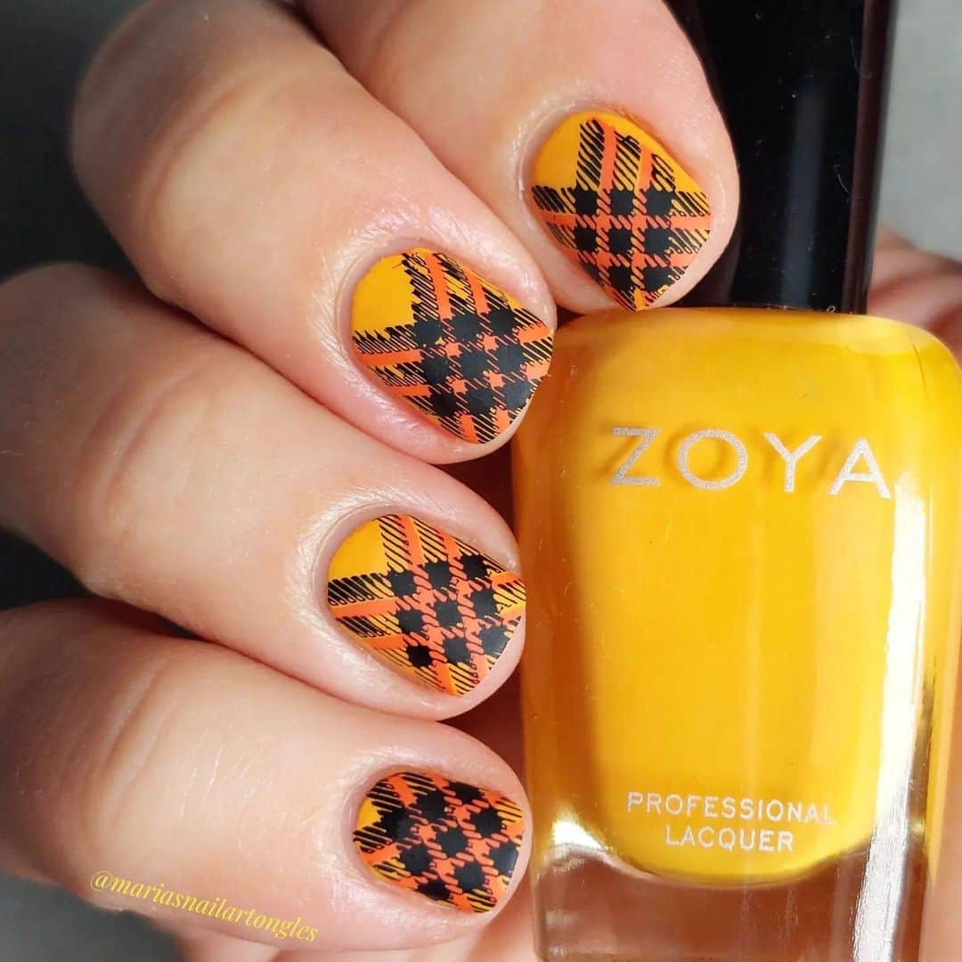 Nail Designsさんのインスタグラム写真 - (Nail DesignsInstagram)「Credit • @mariasnailartongles Transitioning into December with a plaid in autumnal colours 🍂💛🍁  🌟🌟  @zoyanailpolish Honey  @uberchicbeauty Pretty In Plaid  @pueencosmetics Black Jack  Maniology Pumpkin Head  🌟🌟  #nailart #nailpolish #nailstamping #stampingnailart #nailartist #uñas #naturalnails #nailselfie #instanails #nails2inspire #nailitdaily #naildesign #nailspafeature #nailinspo #nailideas #cleanbeauty #nontoxicnailpolish #nontoxicbeauty #vegannailpolish #crueltyfreenailpolish #crueltyfree #everydayzoya #zoyahoney #uberchicbeauty #uberchicprettyinplaid #pueen #pueenblackjack #plaidnails #plaidmani #fallnails」12月2日 0時24分 - nailartfeature