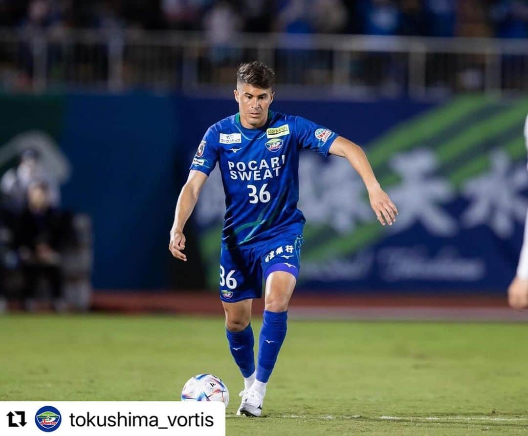 エウシーニョさんのインスタグラム写真 - (エウシーニョInstagram)「Obrigado @tokushima_vortis e todos seus torcedores que 2023 possamos ter um ano de muitas vitórias 🔵🟢⚪️⚽️ #renovação#2023#gratidaodeus🙏 #. Eis que vou hoje pelo caminho de toda a terra; e vós sabeis em vossos corações e em vossas almas que não tem falhado uma só palavra de todas as boas coisas que a vosso respeito falou o Senhor vosso Deus; nenhuma delas falhou, mas todas se cumpriram. Josué 23:14  #Repost @tokushima_vortis with @use.repost ・・・ ➡️2023  🙌🇧🇷✨  #徳島ヴォルティス #vortis #ヴォルティス #wearevortis #lovevortis #徳島 #Jリーグ #フットボール #サッカー #football #soccerskills」12月2日 0時55分 - elsinhoajj