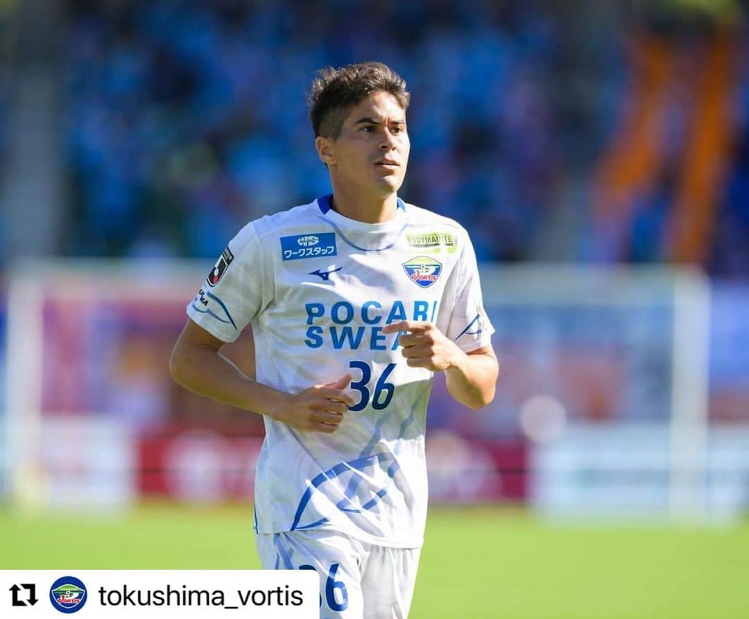 エウシーニョさんのインスタグラム写真 - (エウシーニョInstagram)「Obrigado @tokushima_vortis e todos seus torcedores que 2023 possamos ter um ano de muitas vitórias 🔵🟢⚪️⚽️ #renovação#2023#gratidaodeus🙏 #. Eis que vou hoje pelo caminho de toda a terra; e vós sabeis em vossos corações e em vossas almas que não tem falhado uma só palavra de todas as boas coisas que a vosso respeito falou o Senhor vosso Deus; nenhuma delas falhou, mas todas se cumpriram. Josué 23:14  #Repost @tokushima_vortis with @use.repost ・・・ ➡️2023  🙌🇧🇷✨  #徳島ヴォルティス #vortis #ヴォルティス #wearevortis #lovevortis #徳島 #Jリーグ #フットボール #サッカー #football #soccerskills」12月2日 0時55分 - elsinhoajj