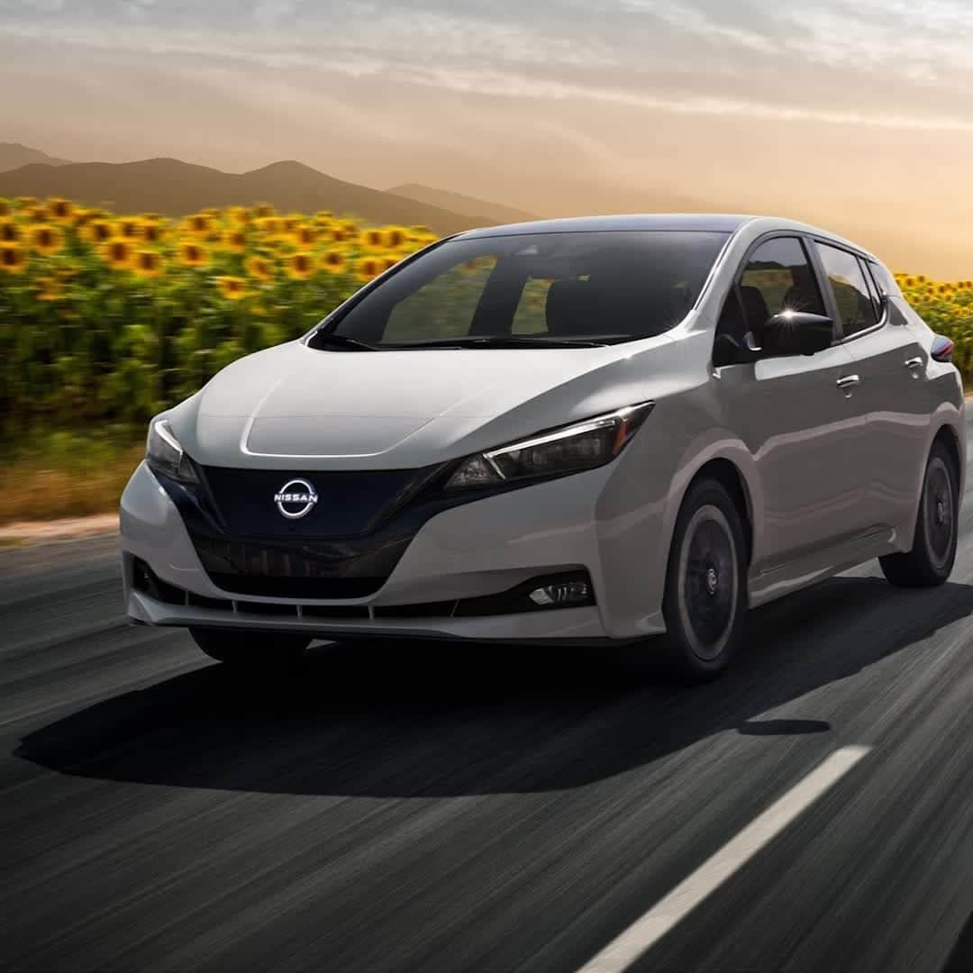 Nissan USA Official Instagram accountのインスタグラム：「A little bit of “whoa” everywhere you go.  #ElectrifyYou #NissanLEAF」