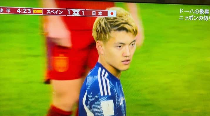 鈴木ゆまさんのインスタグラム写真 - (鈴木ゆまInstagram)「ありがとう日本🇯🇵🇯🇵🇯🇵  #japanfootball #ドーハの歓喜  #一瞬の奇跡は緻密な細部」12月2日 6時45分 - yumayuma728