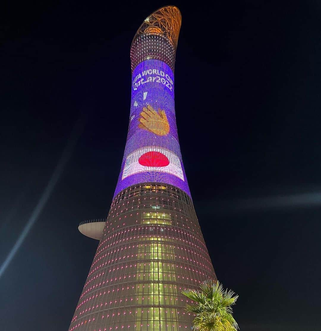 白石小百合さんのインスタグラム写真 - (白石小百合Instagram)「Go Japan !!!!🤩🇪🇸🔥🇯🇵❤️❤️❤️ Japan beat Spain😍 Thanks the khalifa stadium same as germany match🔥Lucky stadium💖This is no miracle⚽️✨  Thank goodness for the vipticket invitation from FIFA🕊  #日本決勝トーナメント進出🇯🇵 #pastphotos #germanymatch  #khalifainternationalstadium #fifa #fifaworldcup #fifaworldcup2022 #vamosjapon #gojapan #categoryvip #champange」12月2日 7時48分 - sayurishirais