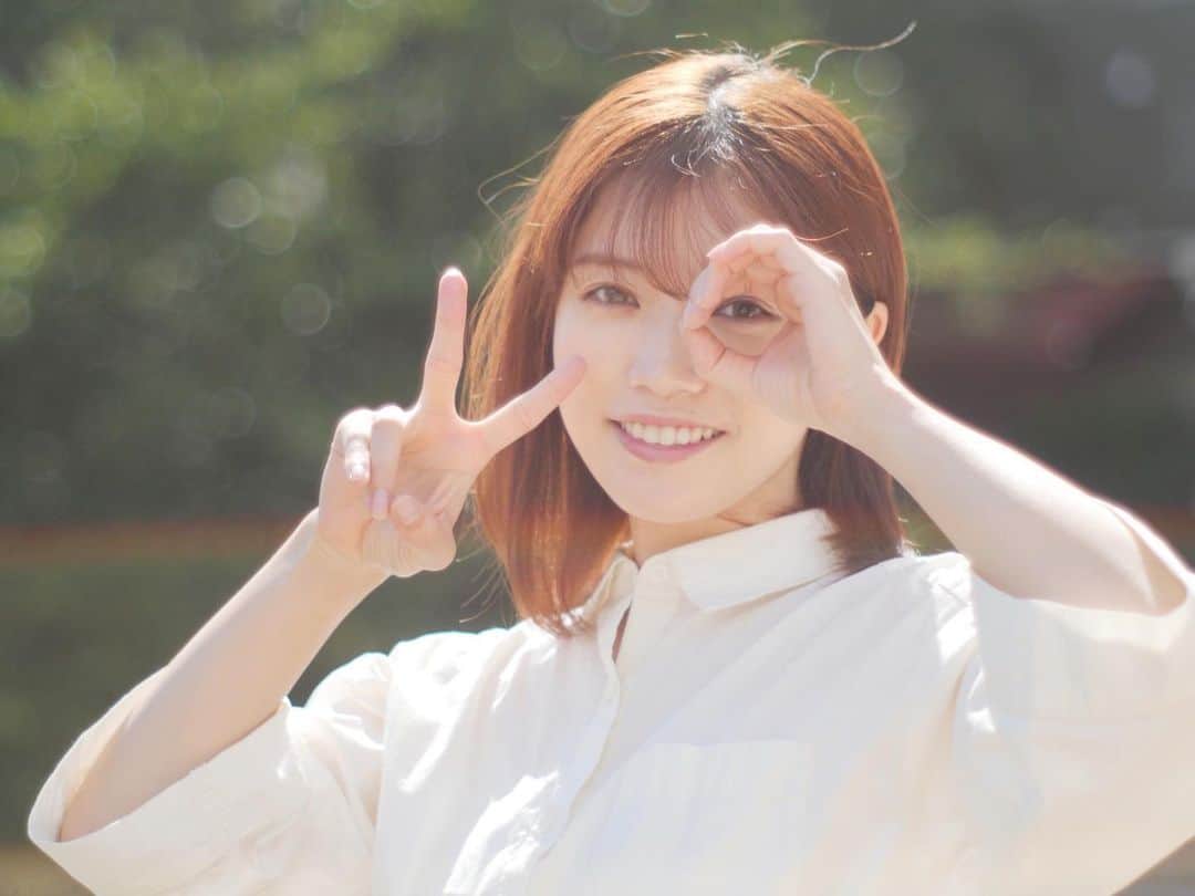 美山加恋のインスタグラム：「さぁ今日も嘆いてきます🚽！  写真は今回のカレンダーを撮ったときの20周年ver.♡  20周年記念バースデーイベント、 引き続きチケット発売中です‼️  20年の思い出トークやチャレンジ企画、歌にダンス 会場限定の企画や展示物も盛り沢山！ ぜひお越しください☺︎  チケットはこちらの特設ページから！👇 sp.arena.emtg.jp/miyamakaren/」