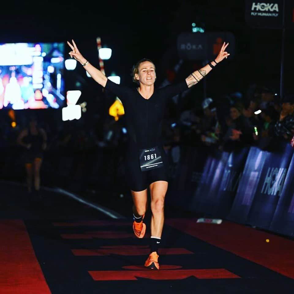 ソフィー・シュミットのインスタグラム：「I am an Ironman! (woman) 🤯 wild.  That was grueling in every way, yet so worth it and gratifying. I have never swam that far, never even biked close to half that distance, nor have I ever run the distance of a half marathon let alone a full one.  The mind is a powerful thing! So thankful for a healthy body!  Bucket list Ironman ✅  #ironmantri」