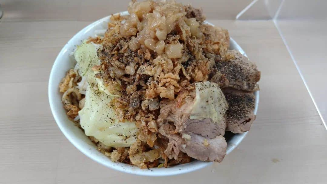 ちゅうえいのインスタグラム：「第5回うまンダム祭り開催！  1.ラーメンダム（歴史を刻め） 2.生姜焼きンダム（菱田屋） 3.油そばンダム（麺や一徳） 4.ポークステーキンダム（マロリーポークステーキ） 5.山ンダム（麺哲） 6.ラムぽンダム（成吉思汗なまら） 7.ラーメンダム（らぁ麺や嶋） 8.ラーメンダム（ラーメン大戦争） 9.魯肉飯と麻婆飯ンダム（かかん） 10.奥さん手作り海鮮ちらしンダム（中島家）」