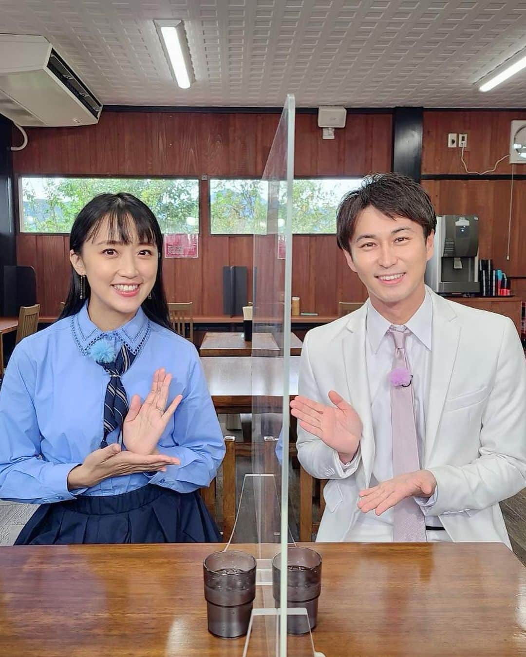 のインスタグラム：「明日12月3日（土）18:30〜テレビ静岡放送の「くさデカ」に出演しています。 今回は三上真史さん（園芸王子🤴ですよ！）とご一緒させていただきました。たくさん笑いました！ 静岡にお住まいの皆さん、よかったらご覧ください。  ちなみに、今日も「くさデカ」のロケです！ 大体1ヶ月に1度のペースで行かせていただいています。 今日は寒いー❄️風邪をひかないように気をつけましょう！  #くさデカ #テレビ静岡 #てれしず #三上真史さん #グルメロケ」