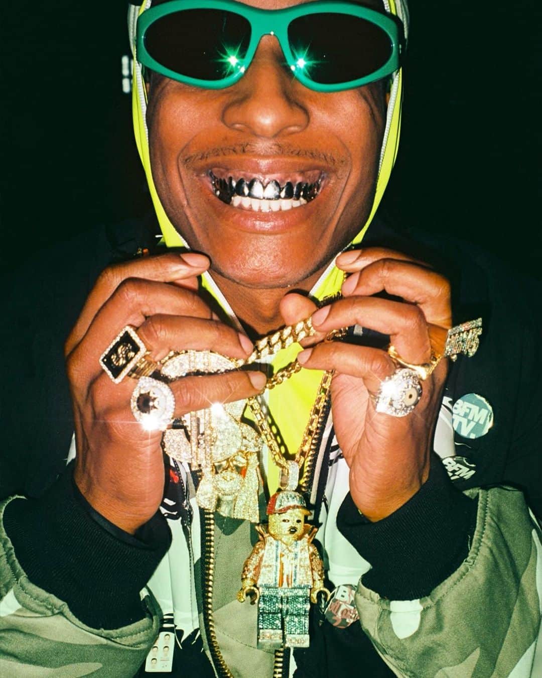エイサップ・ロッキーのインスタグラム：「SHITTIN’ ME & NFS OUT NOW! MUSIC VIDEO MONDAY!」