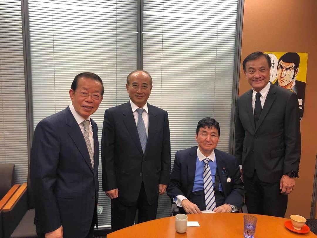 岸信夫のインスタグラム：「9/28 国葬に参列いただいた台湾の蘇嘉全氏、王金平氏、謝長廷駐日代表と面会。 27日には李登輝元総統の次女・安妮氏にもお会いする事が出来ました。」