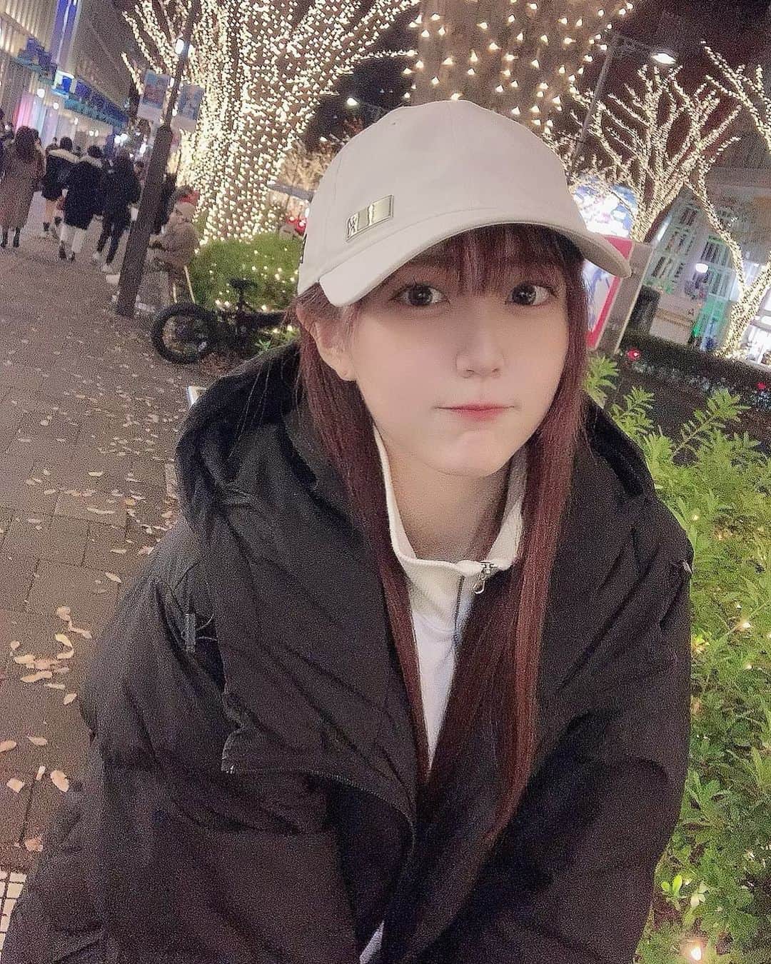 のインスタグラム：「. 街がキラキラしてて素敵🎠✨ #イルミネーション #アイドル #イルミネーションデート #表参道」