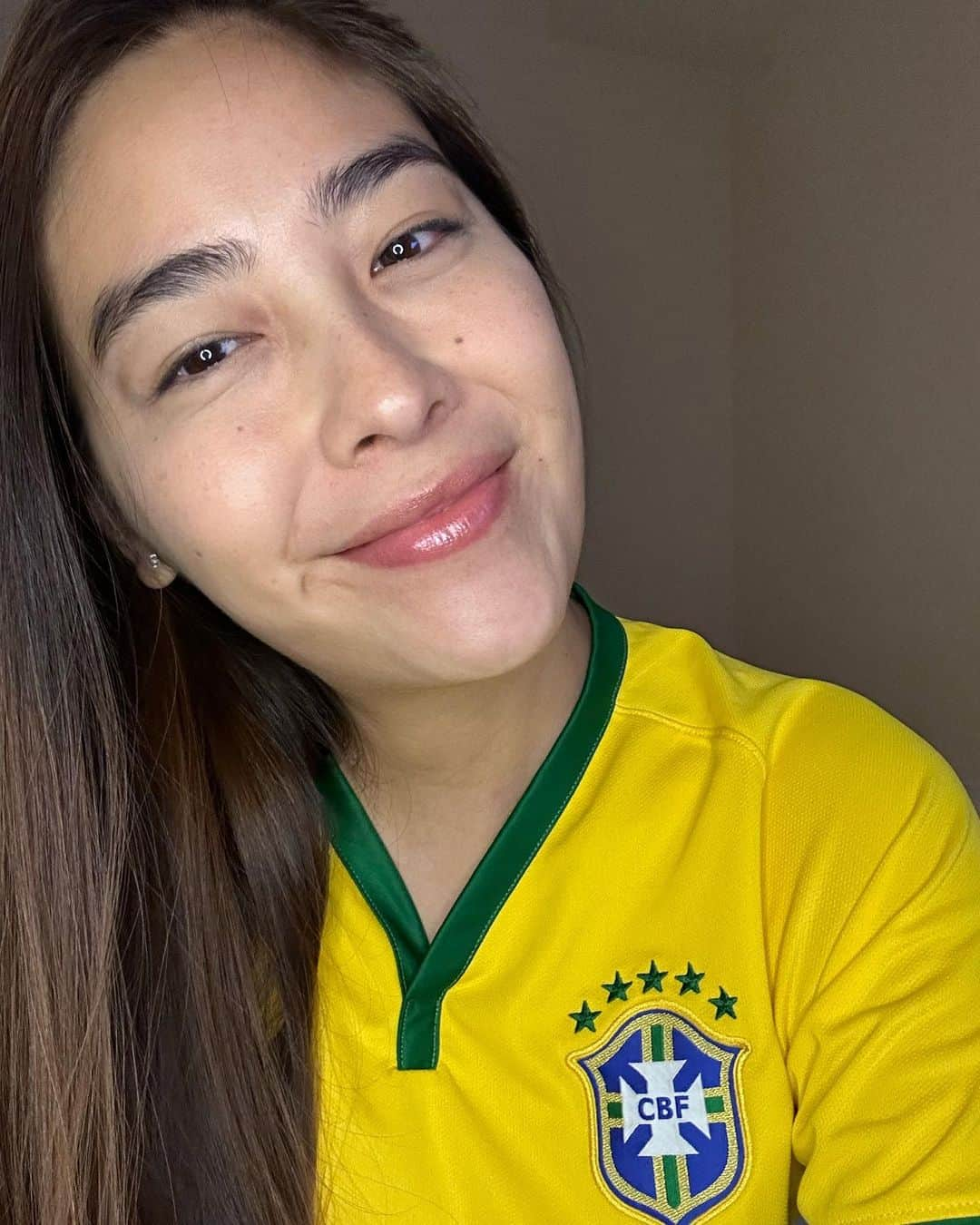 ジョジィのインスタグラム：「今日はブラジル🇧🇷 忙しいなー😅  #vamosbrasil  Today I wear Brazil🇧🇷 Feeling jet lag these days 🤣   Hoje é dia de Brasiiiiiiiiiiil!!!!!!」