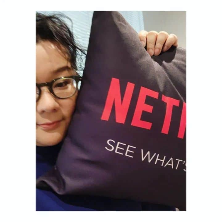 のインスタグラム：「Netflixの社内イベントにて、女性の糧になる作品について、社員のみなさんとディスカッションしてきました。珍しい仕事。  コンテンツは観る人の魂を削ぐことも栄養を与えることもできるのだから、心の糧になる日本オリジナル作品をたくさん作ってほしいとお願いしてきました。コンテンツ供給者として自戒の念をこめて。  Netflixにはとっても期待してる！そしてオーバー・ザ・サンリスナーはここにもいた。笑」