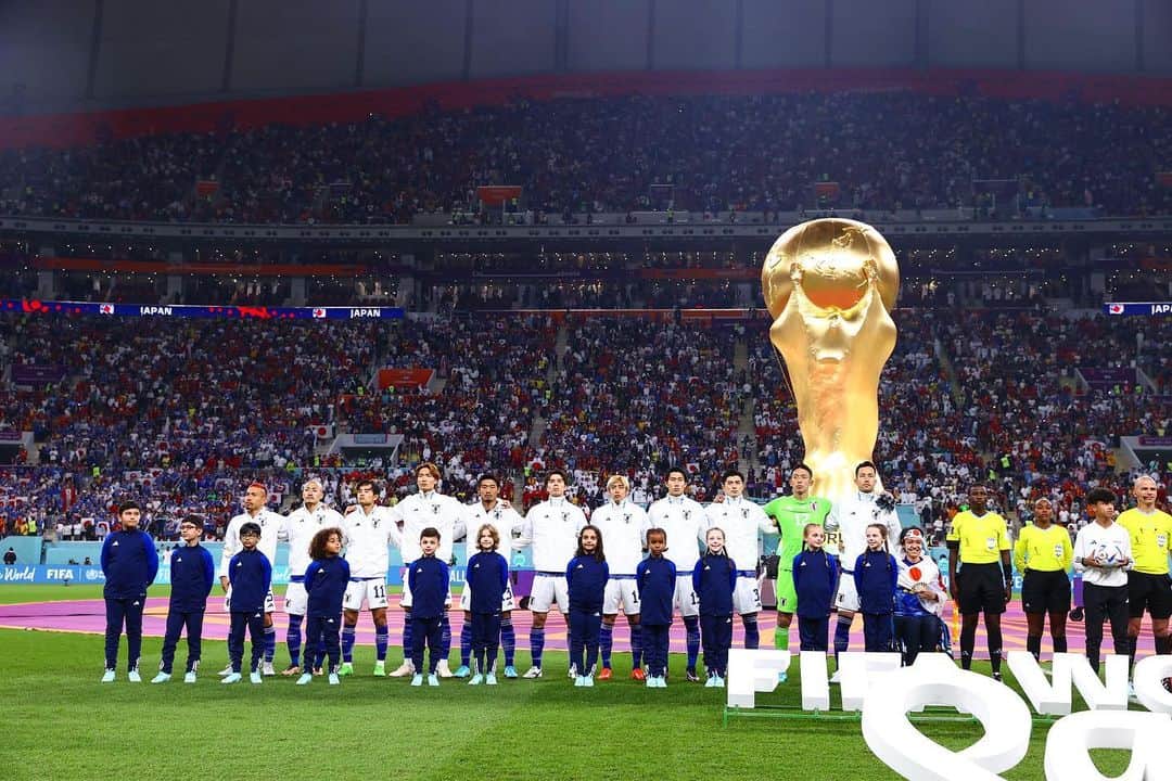 前田大然のインスタグラム：「💙🤍 On to the next round👊 沢山の応援ありがとうございました！！！ 次も一緒に戦いましょう！！ #worldcup #2022 #qatar」