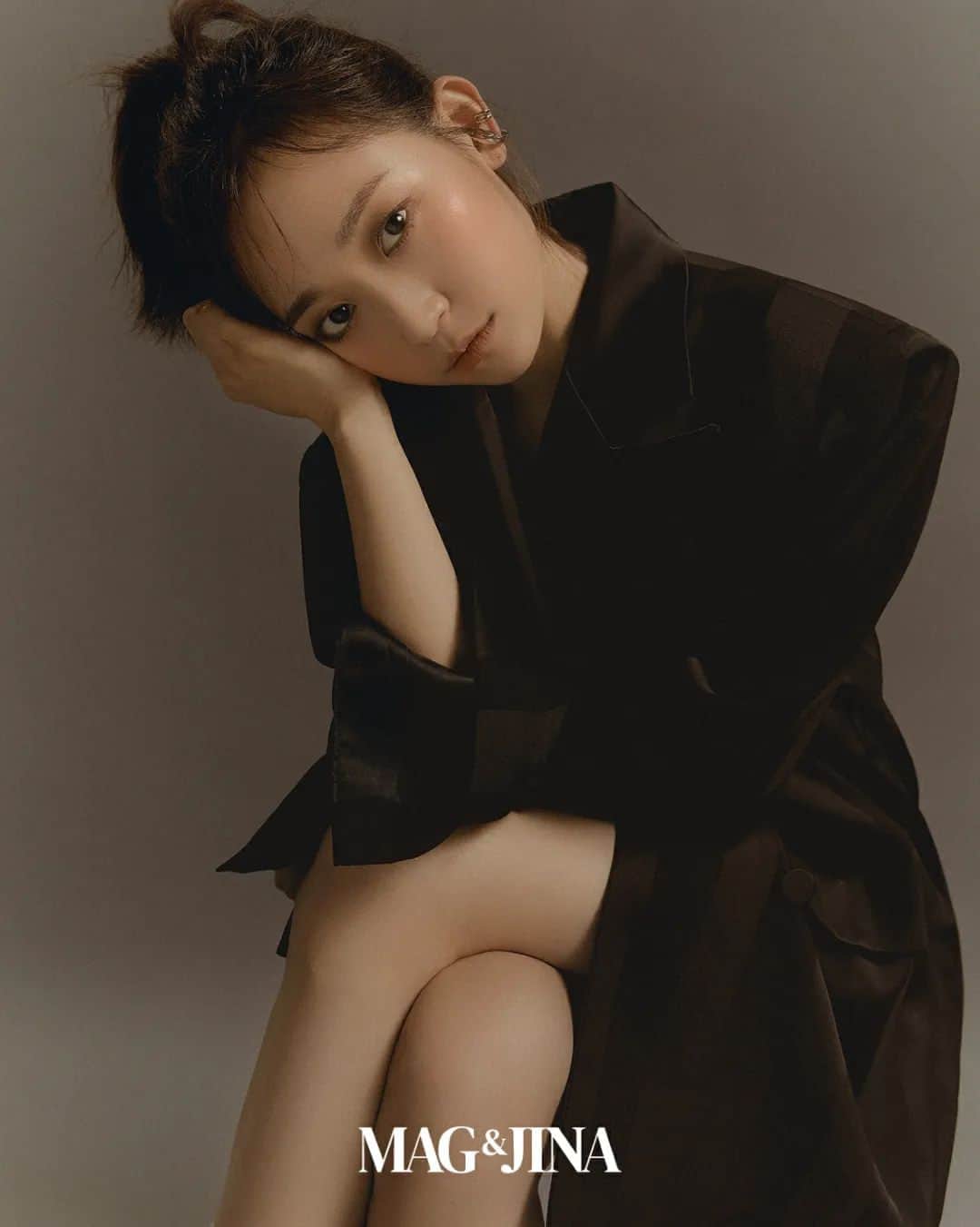 Kim Seul-gieのインスタグラム：「MAG&JINA」