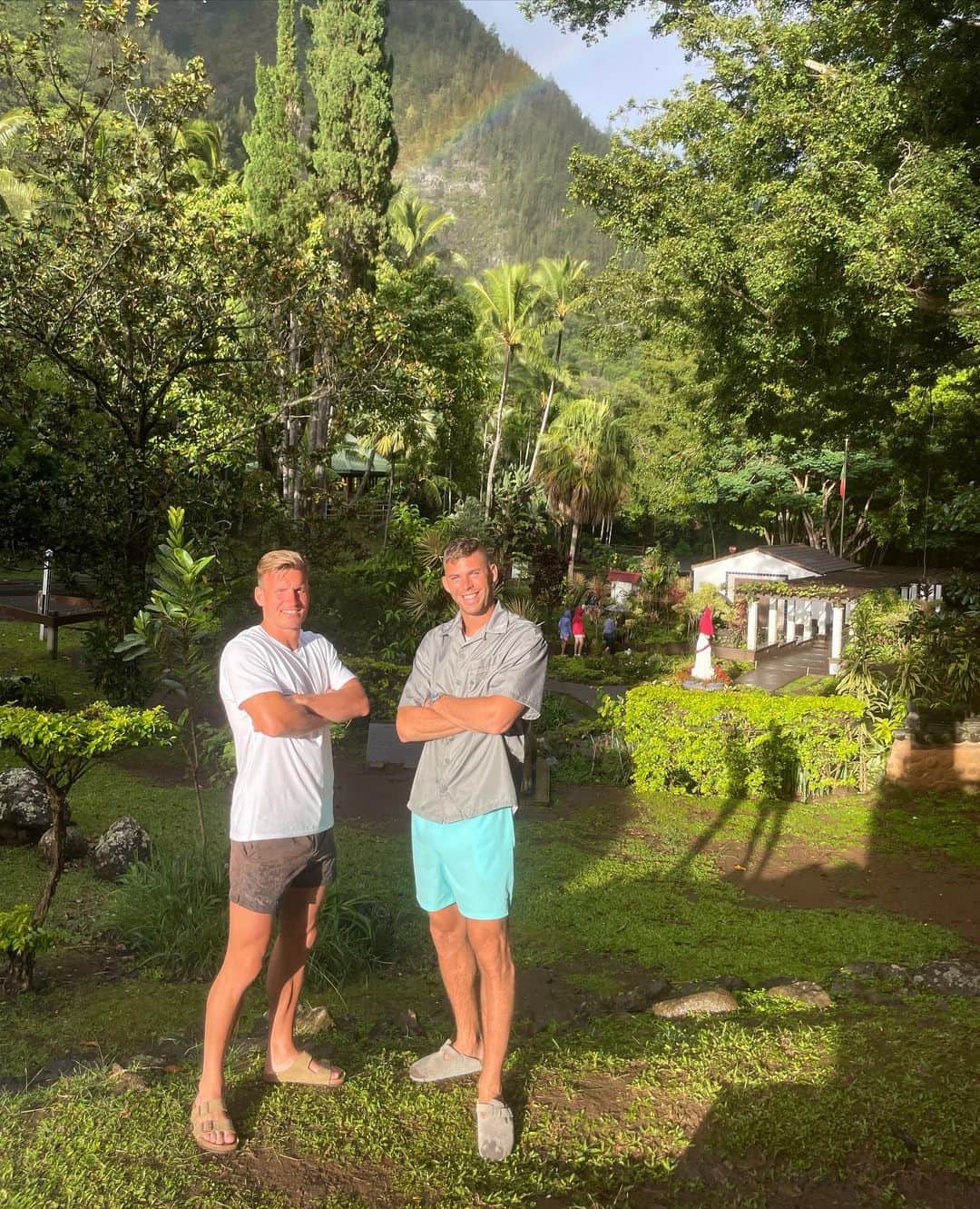 エミル・ベルグレーンのインスタグラム：「🌈 Lao Valley📍#maui」