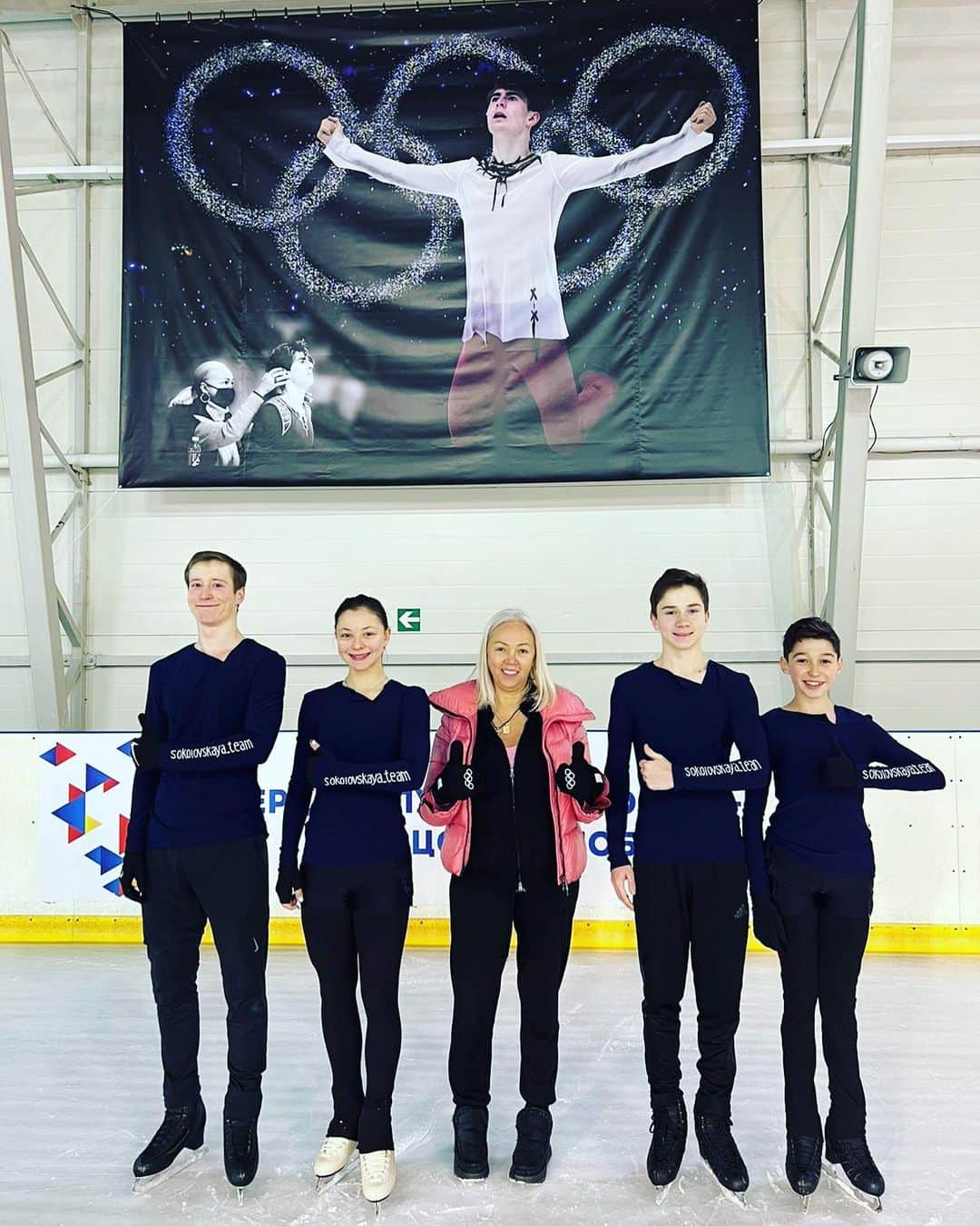 アレクサンドル・サマリンのインスタグラム：「Отправляемся прыгать😄 @sokolovskaya_team  #ЧемпионатРоссииПоПрыжкам #подготовились #поднастроились #подъезжаем」
