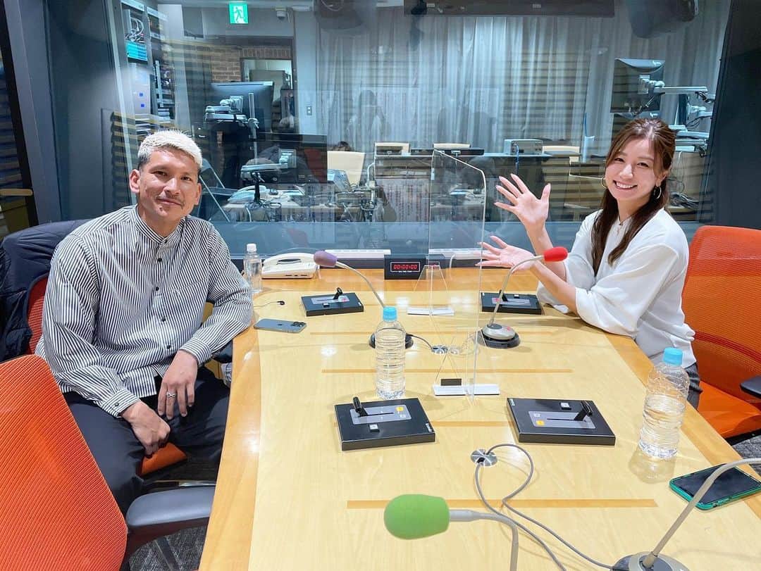 青木愛のインスタグラム：「『K’2nd presents 青木愛 スポーツ to you』📻 ⁡ 今回のゲストは、フットサルの森岡薫選手⚽️✨ ⁡ 金髪で見た目すごいイカついな。。ってちょっと緊張してたんですが←失礼。笑 めちゃくちゃギャップがあって、イメージがガラッと変わりました😳✨✨ ⁡ 森岡選手の試合当日のルーティン、私も仕事前のルーティンにしたいと思います🧽🫧笑 ⁡ ニッポン放送 12月2日(金) 12月9日(金) 21時からです🐶 ⁡ 是非皆さん聴いてください☺️」