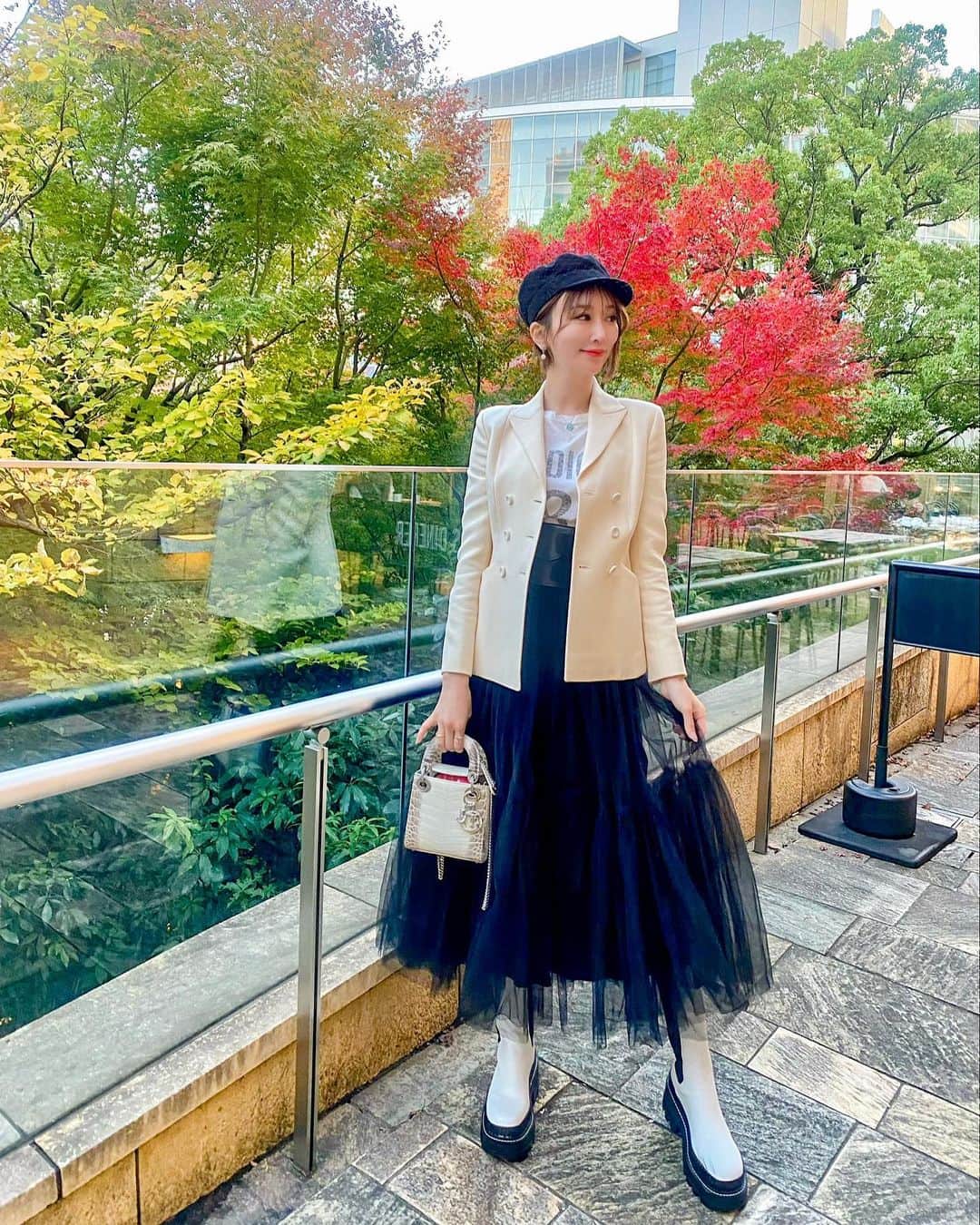 JUNKO（飯田順子）のインスタグラム：「・ ・ 🎥ブラックパンサー🎥 楽しみにしてたのに 途中で寝てた😴 🤫 ・ 上映時間3時間のせいにしました🫣 ・ @dior のジャケットが ちょっとキツくなってて ダイエットしなきゃってなりました😭 ・ ・」