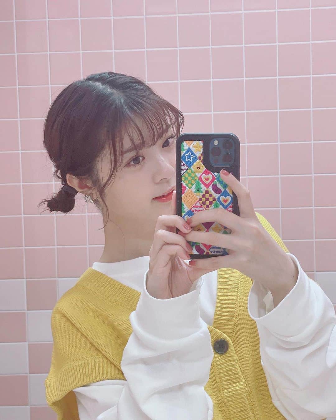 ゆなさんのインスタグラム写真 - (ゆなInstagram)「iPhone変える前の写真😚 12月に入りましたねぇ！ お外が本当に寒い…屋内でも寒いか。 皆さん風邪ひかないように防寒対策しっかりねぇ🥺 私も毎日のように撮影の日々ですが、 頑張りますよォ🔥 みんなも毎日頑張ってて偉い！！ こまめに自分にご褒美あげて 頑張ろうねぇ〜！」12月2日 21時31分 - _yunachannel