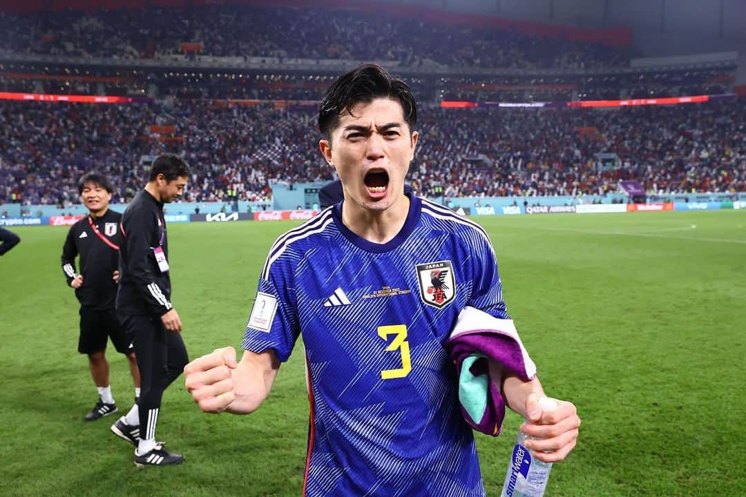 谷口彰悟のインスタグラム：「みんなで掴んだグループリーグ突破❗️💪 そしてここから❗️🔥  #FIFAWorldcup2022 #SAMURAIBULE #サッカー日本代表 #jfa#daihyo」