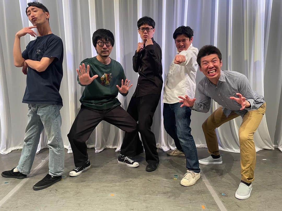 宮戸洋行のインスタグラム：「うるとらブギーズとGAGの新ネタ6本かまし終了いたしました！2本目かまし終わりに、あぁもうあと1本で終わるのかと名残惜しくなるくらい楽しかったです！着替えでうるブギのネタ見れてないので映像で見たいと思います！みなさまも配信でぜひご覧くださいm(_ _)m  https://online-ticket.yoshimoto.co.jp/products/lumine-22120219」