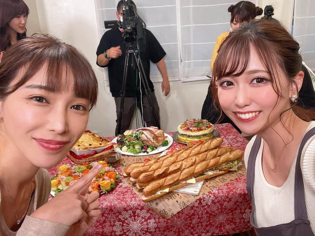 白石陽菜（桜井えりな）のインスタグラム：「森さんとの撮影ほんとに楽しかった💓 優しくて頼れる素敵なお姉ちゃんでした☺️ . また肉魚コラボしたいなー🥩🐟 . #クリスマスパーティー  #女子会」