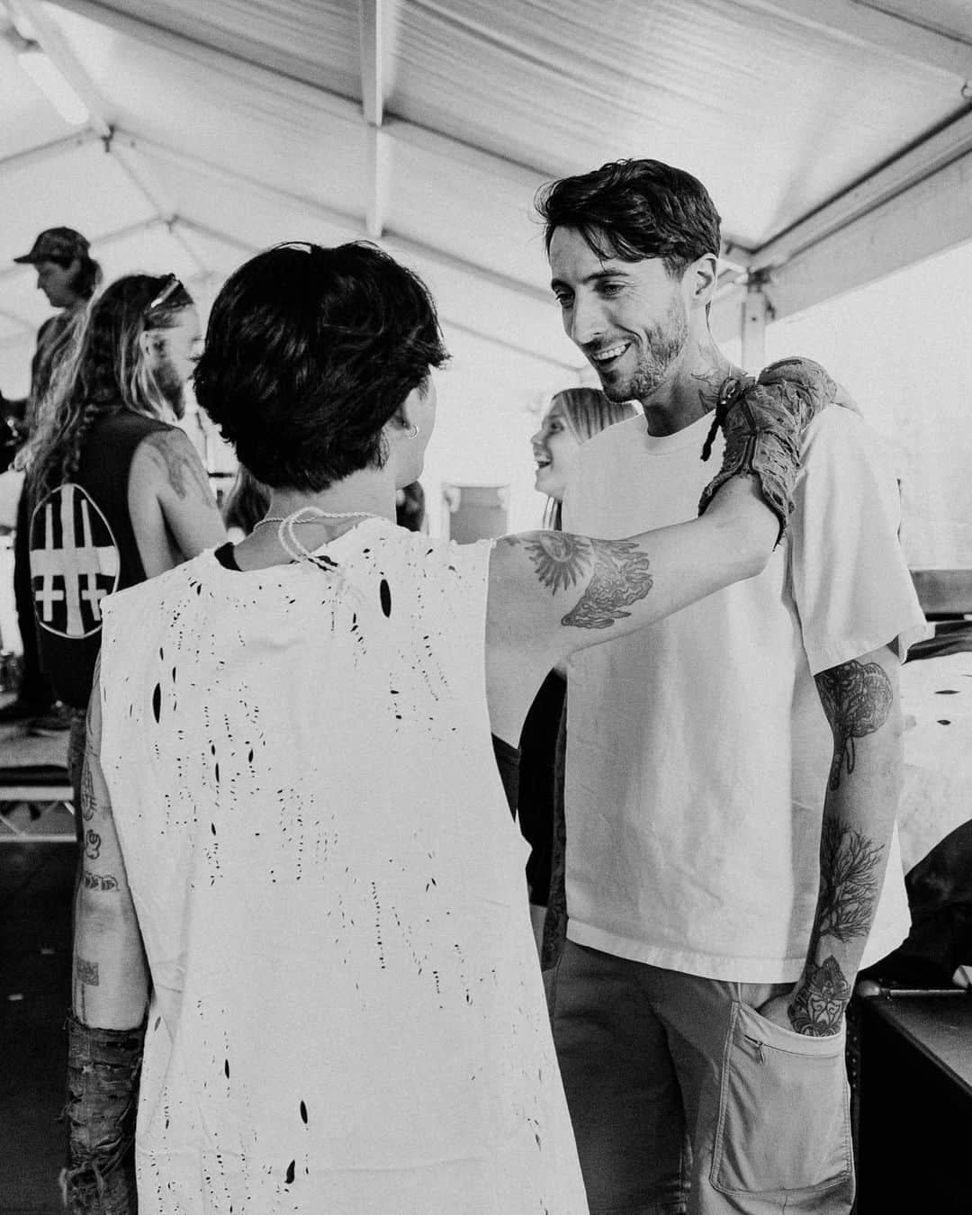 Taka のインスタグラム：「Finally good to see you bro @bringmethehorizon  @jordanfish86 #prove #luxurydisease」