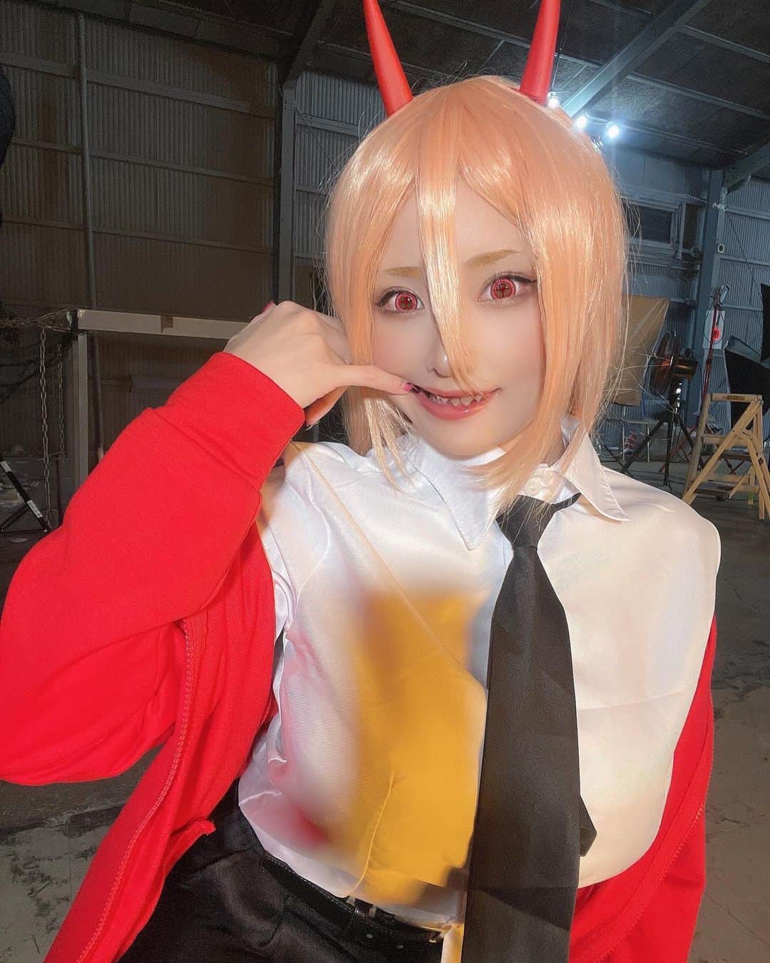赤羽もものインスタグラム：「おうおう！ひれ伏せ人間！！   #チェンソーマン  #コスプレ  #cosplay  #コスプレイヤー  #パワー」