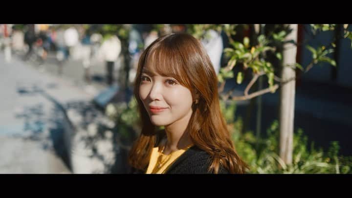 のインスタグラム：「<<告知>>  本日21時よりインスタライブします✨ テーマは「令和を幸せに生きるには」  昭和、平成、令和 それぞれの時代の個性を 動物に当てはめて分析し、 時代に合った生き方をお伝えします☺️  有料級の内容になるのでアーカイブには残しません😫  鑑定をすでに受けた方は、 カルテの見方をもう一度解説するので 自分の個性を再認識できるかと思います❣️  まだ鑑定を受けたことがない方は、 どんなふうに鑑定するのかがわかるので ぜひ見に来てください✨  今回は「人」ではなく「時代」 を占うので少し違った見方になります🔮  前半30分はカルテを使った時代分析 後半30分は占いの内容を含む雑談にしようと思います！♡  movie: @taka_algorhythm  素敵な動画ありがとうございます🥰  #占い師 #占い好き」