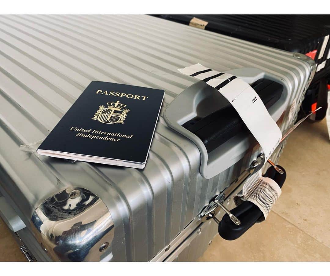 のインスタグラム：「Ready to fly. いくよ  #Japan #Tokyo #christmas #LIVE」