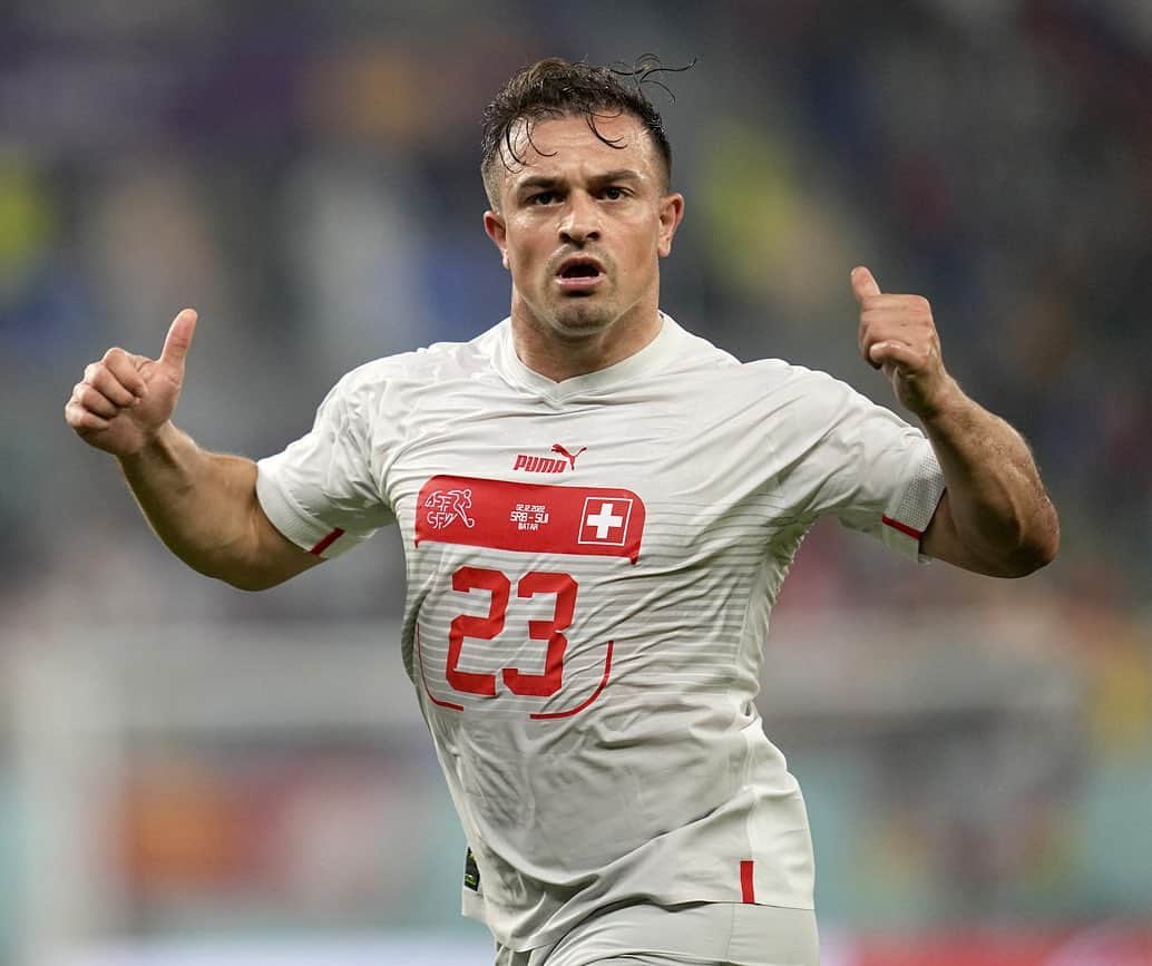 ジェルダン・シャチリのインスタグラム：「⚽️💪🏼😍🇨🇭❤️ #HoppSchwiiz #XS23」