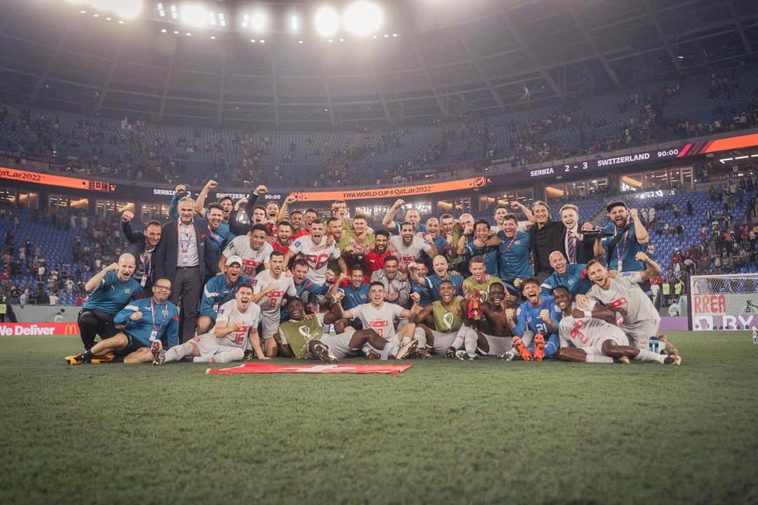 ハリス・セフェロヴィッチのインスタグラム：「What a team 🇨🇭🇨🇭」