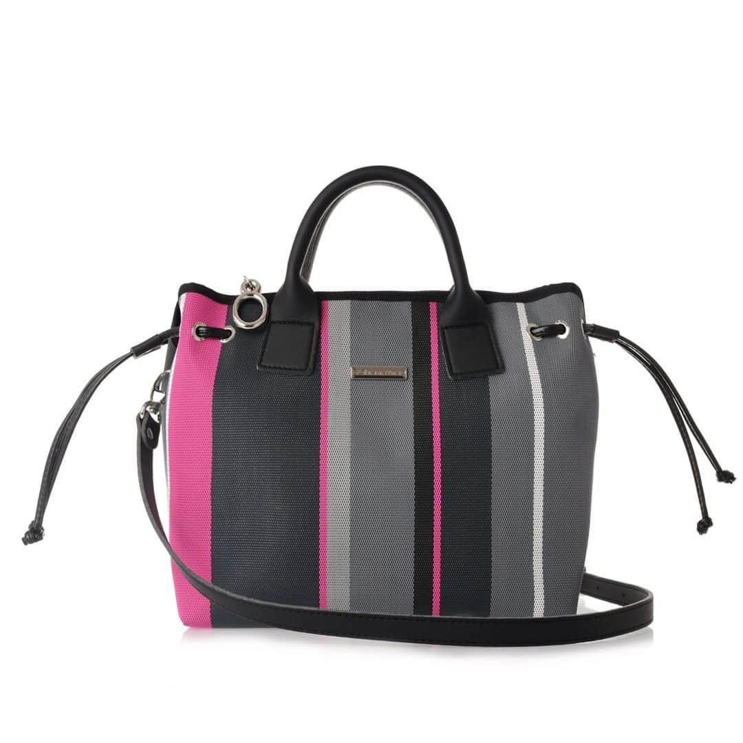 のインスタグラム：「Guest è la borsa a mano dal design elegante e moderno, che assicura la massima praticità da mattina a sera grazie ai manici strutturati e la tracolla rimovibile in ecopelle, che ti permetteranno di utilizzarla nella maniera più comoda.  #brandinatheoriginal #new #liscanera #borse #borsa #borsadonna #borsamare #firstposts #colors #colore #red #borsefirmate #borseartigianali #accessoridonna #accessoriuomo #fallwinter #inverno #primavera #modaitaliana #madeinitaly #simius」