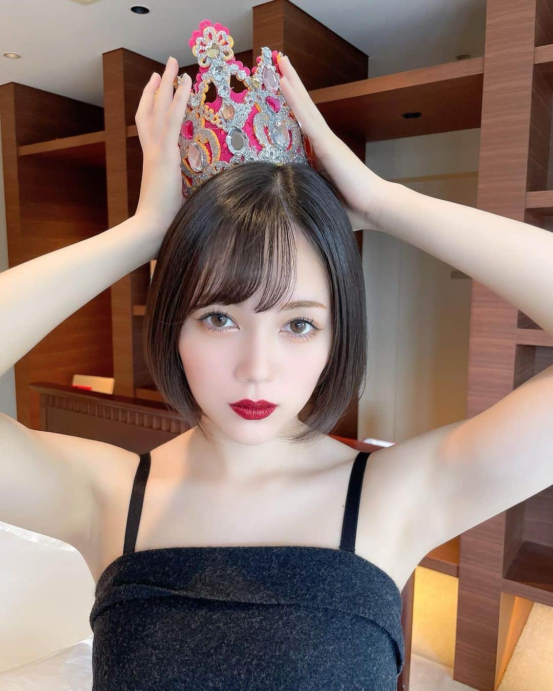 涼森れむのインスタグラム：「. 25歳になりました🎂 沢山のおめでとう嬉しいです😭❤️ おめでとうDMもちゃんと見てます🙇‍♂️ ありがとうございます🫶 . 25歳も自分らしくマイペースに頑張っていくので、これからも宜しくお願いします🙇‍♂️❤️」