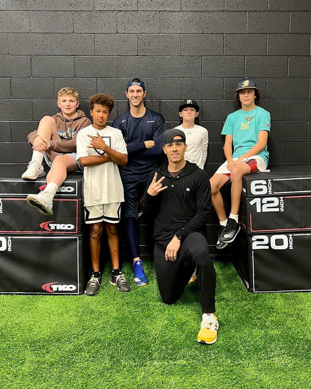 トニー・バーネットのインスタグラム：「That’s a wrap ✅   From under dogs to Top Dawgs, these guys crushed their first 4-week long performance camp! 👊🏽  Each kid showed up with a positive attitude, eager to learn and pushed themselves to limits they didn’t know existed.   This is only the beginning and excited to bring another camp in January. Keep your calendars open 🔥   Swipe to see their InBody scan measurements from before and after the camp. In just 4 weeks, each kid either maintained or increased their muscle mass 🤌🏽 Let’s go!!! Proud of these kids.   #topdawgpitching #topdawgperformance #topdawgmentality #topdawgmindset #youth #amateur #professional #pitchinginstruction #performancetraining #gilbert #queencreek #arizona #velocity #command #armpath #healthypitchers #power #looseisfast #fastisloose #whippy #latelife #trusttheprocess」
