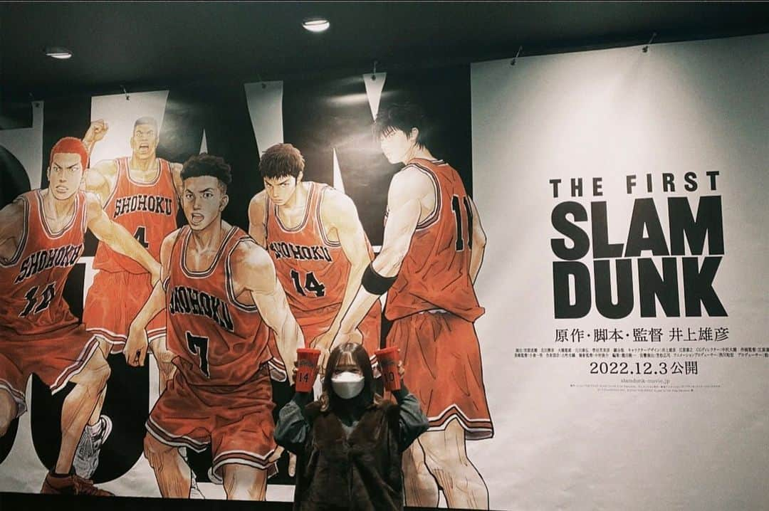 いよたなるみのインスタグラム：「🏀  『THE FIRST SLAM DUNK』  ドリンクフォルダーは ７と１１も買ってしまったよ🤦🏻」