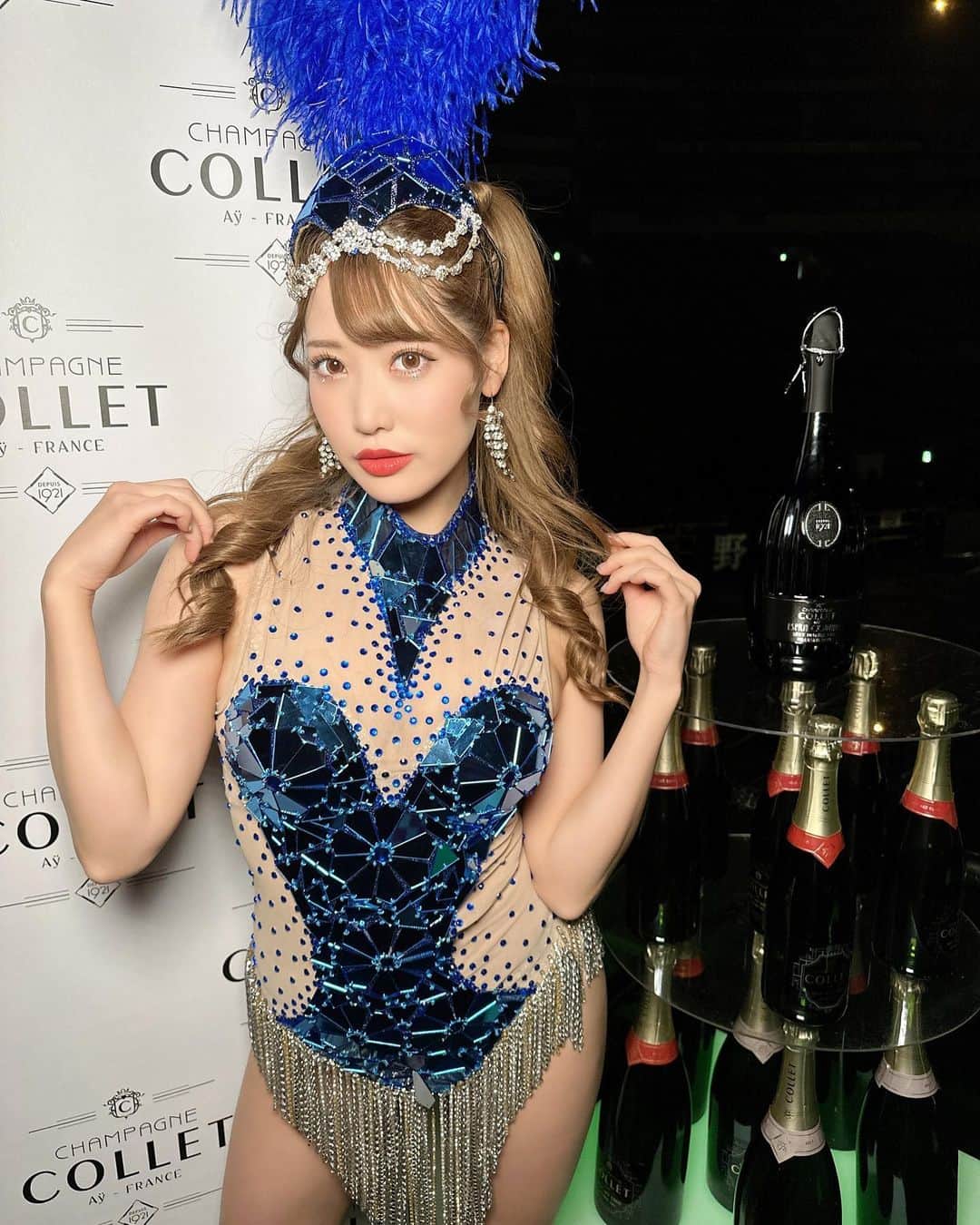 RENAさんのインスタグラム写真 - (RENAInstagram)「COLLETさんと コラボ🍾✨🍾✨🍾✨ @champagnecollet.jp   とっても飲みやすい💗🤍 ・ #wiredmusicfestival #MAVAM #COLLET #burlesquetokyo」12月3日 16時22分 - rei_burlesque
