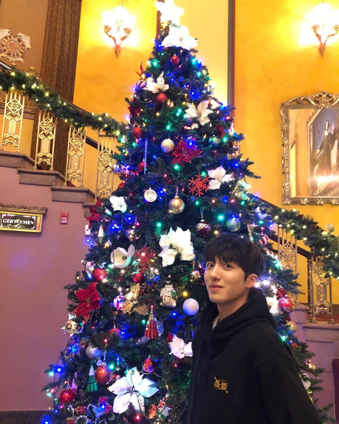 カン・チャニ（SF9）さんのインスタグラム写真 - (カン・チャニ（SF9）Instagram)「CHICAGO」12月3日 16時24分 - c_chani_i