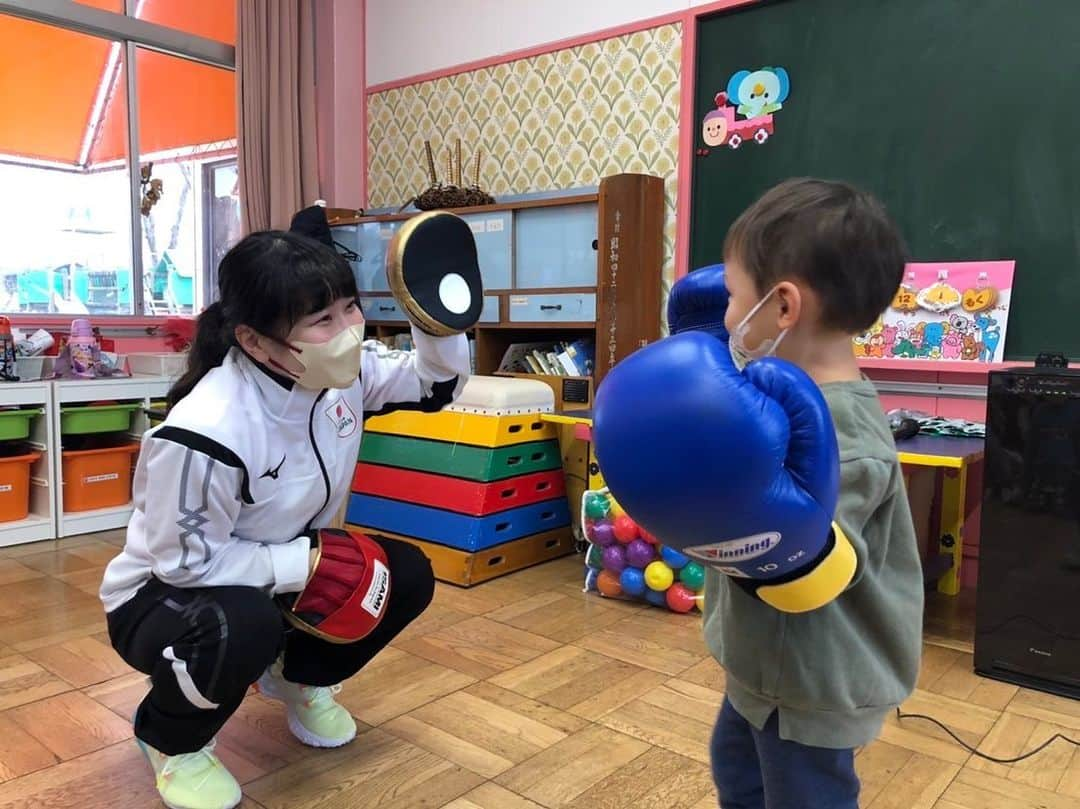 並木月海のインスタグラム：「先日母校の幼稚園でボクシング体験会を🥊 ボクシングを通して子供達や先生方保護者の方々と交流出来楽しかったです🥰 ありがとうございました🫡」