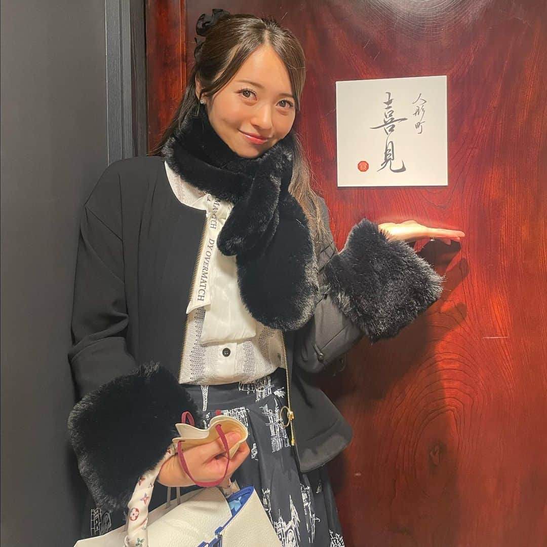 黒澤ゆりかのインスタグラム：「openしたばかりの人形町喜見さん🐡  元々大阪では会員制なのですが、会員じゃなくてもここではプリプリのとっても美味しい河豚が食べられます☺️  びっくりなのが肝を食べられること😳 ※色々な理由と許可済みです。  器もどれもとっても可愛くて貴重なお皿も堪能できたので、 また家族ともゆっくり行きたいと思いました😊  河豚捌けるのいいなぁ。。 お魚捌くの好きだから河豚捌けるのようになりたいけど、色々大変なんだよなぁ🤔😂笑  #河豚」