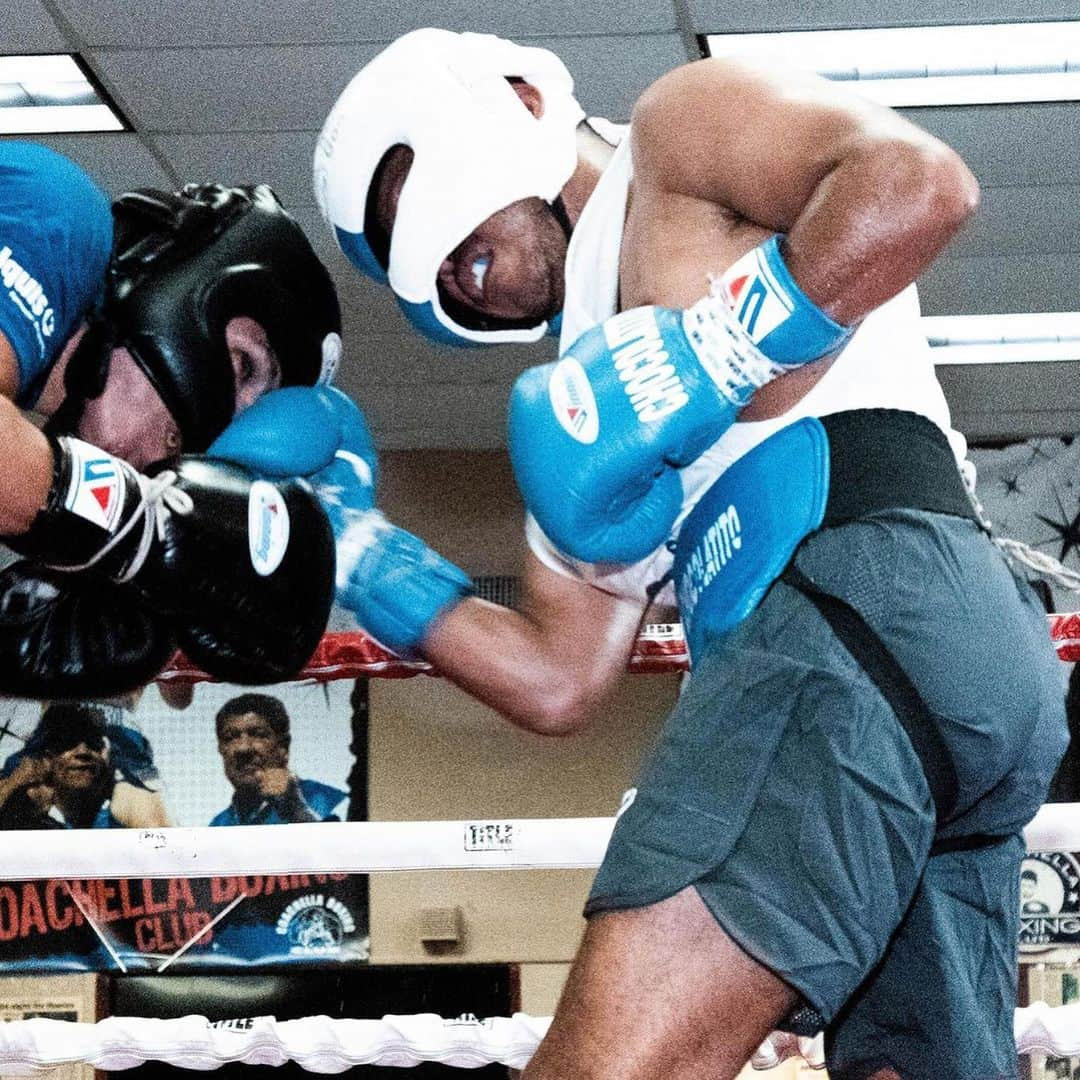 ローマン・ゴンサレスさんのインスタグラム写真 - (ローマン・ゴンサレスInstagram)「Legend in the game. Four-weight world champion, @chocolatito87 adds to his legacy tonight. Time to avenge that rematch decision with a trilogy victory #EstradaChocolatito3」12月3日 18時00分 - chocolatito87