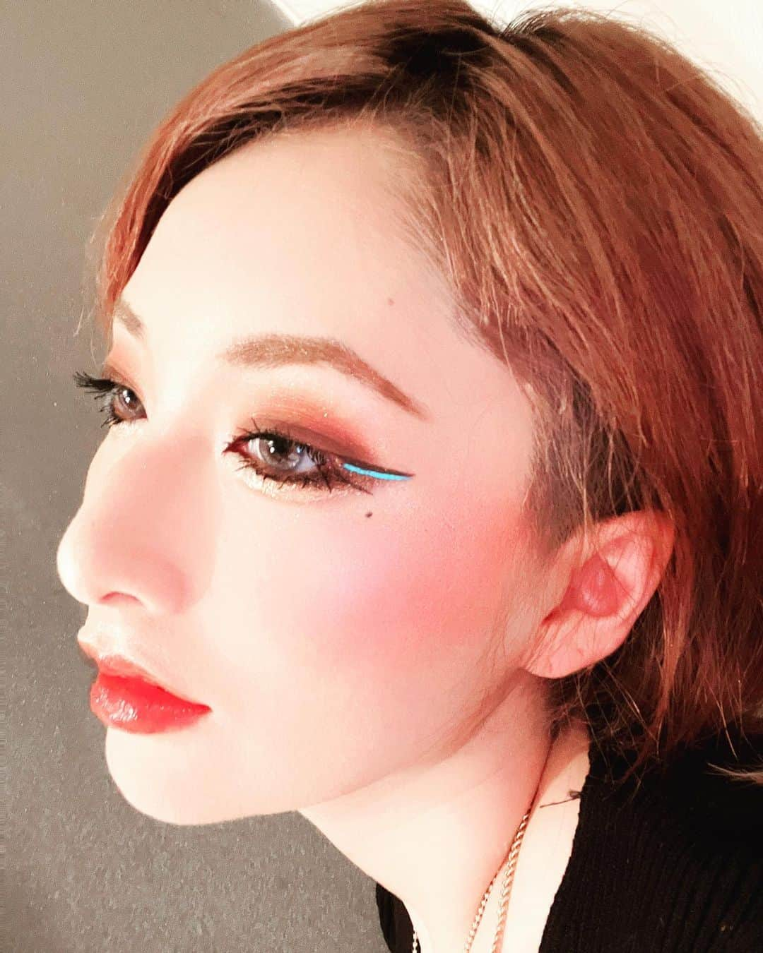 雅まことさんのインスタグラム写真 - (雅まことInstagram)「青い羽をくださった好きピなお姉様は 私をマネキンと呼ぶ。🫶🫶🫶🫶🫶 マネキン？！😳ってなったけど 私はすごい嬉しい🫣 私の感性は私だけのもの。 . . . . #キャバ #キャバ嬢 #キャバクラ #キャバ #北新地 #club #velours #クラブ #ベロア  #ホステス #シャンパン #美女 #美人  #cool #instagood #insou #インソー #followme #instalike #happy #fun  #nail #beautiful #haircolor」12月4日 4時44分 - yuu_makoto_