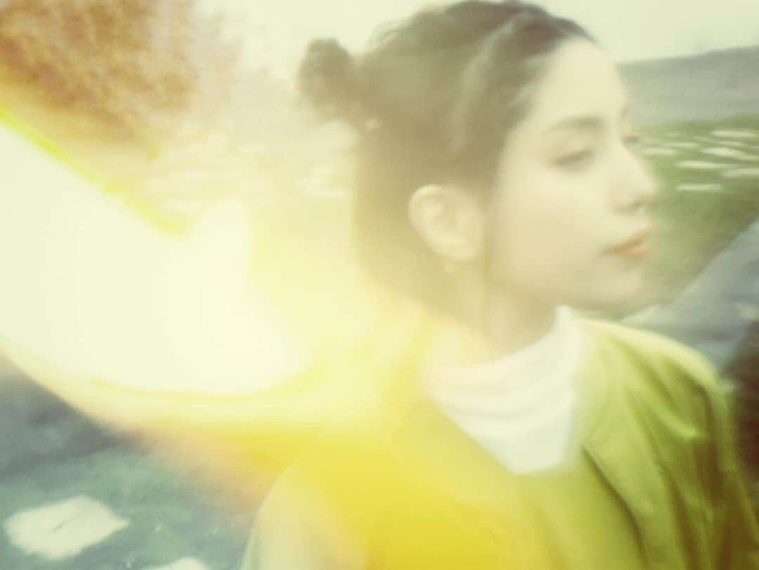 城南海さんのインスタグラム写真 - (城南海Instagram)「December 3,2022  #城南海 #月刊城南海  #kizukiminami #minamikizuki #singer  #music #japan #tokyo #instagood #instapic#monochrome #mono #bw #me #art #nikoand #inthewood #leaves #キノセイ #autumn #seawind #yellow #relax #chillout  hairmake&photo:加藤リーヌ @cat_rinu stylist: 下平純子 @sdjk85」12月3日 22時45分 - kizukiminami